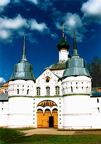 Главный вход в Толгский монастырь